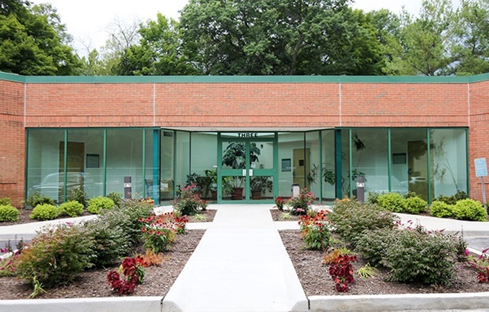 Front entrance of Bloomfield dental office building