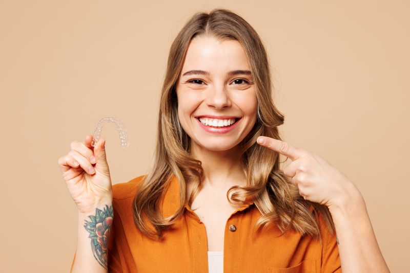 Meet Your 22-Hour Invisalign Wear Time with These Simple Tips